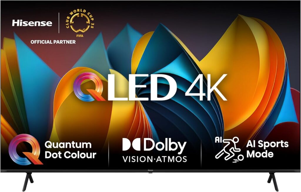 Hisense TV 50" QLED 4K 50E77NQ VIDAA U7La Hisense TV 50" QLED 4K 50E77NQ VIDAA U7 è una delle smart TV più interessanti del momento nella fascia di prezzo media, grazie a un mix vincente di qualità d'immagine, funzionalità smart avanzate e un design moderno che si adatta perfettamente a qualsiasi ambiente domestico. Dopo averla testata personalmente per alcune settimane, posso confermare che questa TV rappresenta un ottimo compromesso tra prestazioni e prezzo, soprattutto per chi cerca una soluzione versatile senza spendere cifre esagerate. La tecnologia QLED impiegata sulla Hisense TV 50" QLED 4K 50E77NQ VIDAA U7 restituisce colori vividi, contrasti profondi e neri molto più convincenti rispetto ai classici pannelli LED. Il pannello da 50 pollici ha una risoluzione 4K Ultra HD (3840 x 2160 pixel) che garantisce un'elevata definizione, perfetta sia per la visione di film e serie TV in streaming, sia per il gaming su console di nuova generazione. Durante la visione di contenuti HDR10+ e Dolby Vision, la qualità visiva è sorprendente, con dettagli nitidi e un’ottima gestione della luminosità anche in ambienti molto illuminati. Uno degli aspetti che ho particolarmente apprezzato della Hisense TV 50" QLED 4K 50E77NQ VIDAA U7 è il sistema operativo VIDAA U7, che si è rivelato estremamente fluido, intuitivo e personalizzabile. Le app più popolari come Netflix, Prime Video, Disney+ e YouTube sono già preinstallate e funzionano in modo impeccabile. La velocità di apertura delle app è notevole e la navigazione tra i menu è molto reattiva, senza lag o rallentamenti. La qualità audio, spesso punto debole delle TV sottili, mi ha sorpreso positivamente. I due speaker integrati supportano DTS Virtual:X e offrono un suono chiaro e ben bilanciato. Per un’esperienza ancora più immersiva, consiglio comunque l’abbinamento con una soundbar, ma già di base l’esperienza è più che soddisfacente. Dal punto di vista della connettività, la Hisense TV 50" QLED 4K 50E77NQ VIDAA U7 è dotata di Wi-Fi dual band, Bluetooth, tre porte HDMI (di cui una eARC), due USB, LAN e uscita audio ottica. Questo la rende perfetta anche per chi vuole collegare console, decoder, lettori Blu-ray o dispositivi audio esterni. In conclusione, se stai cercando una smart TV da 50 pollici con un’ottima qualità d’immagine, funzionalità smart complete e un sistema operativo snello e veloce, la Hisense TV 50" QLED 4K 50E77NQ VIDAA U7 è sicuramente una scelta da prendere in seria considerazione. Personalmente, l’ho trovata eccellente per l’intrattenimento quotidiano e, considerando il prezzo, è difficile trovare di meglio nella stessa categoria. Hisense TV 50" QLED 4K 50E77NQ VIDAA U7